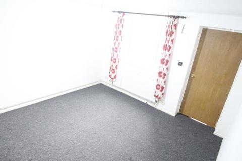 2 bedroom house to rent, Blunden Close Chadwell Heath