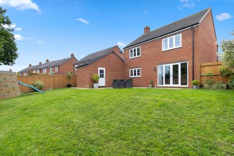 4 bedroom detached house for sale, Kingston Close, Welland, Malvern, WR13 6LZ