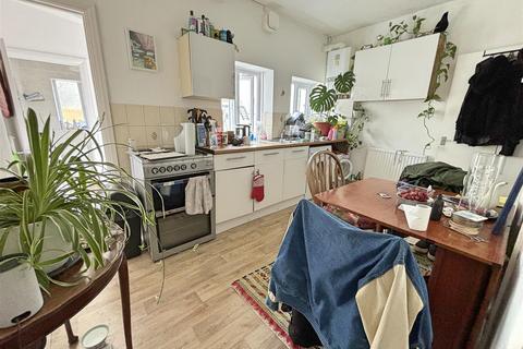 2 bedroom end of terrace house for sale, North Gardens, Brighton