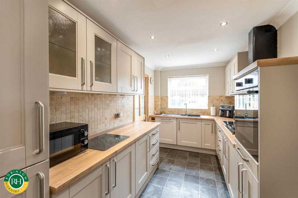 Bond Street, New Rossington, Doncaster 3 bed detached bungalow for sale