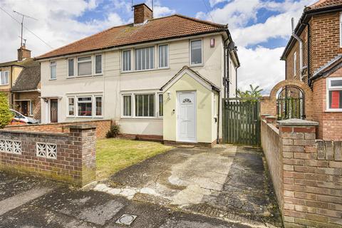 66 Greenfields Road, Reading, RG2 8SG