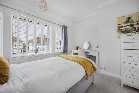 66 Greenfields Road, Reading, RG2 8SG