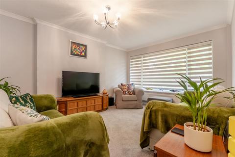 2 bedroom bungalow for sale, Richmond Way, Maidstone