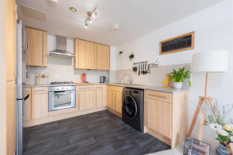 2 bedroom flat for sale, Shetland Road, Basingstoke RG24