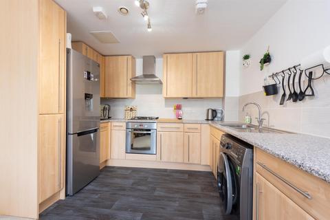 2 bedroom flat for sale, Shetland Road, Basingstoke RG24