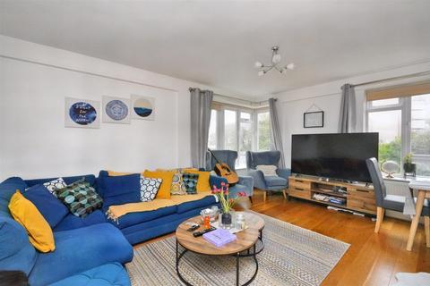 2 bedroom flat for sale, Howard Square, Eastbourne