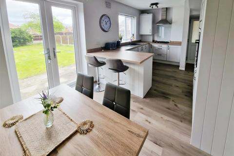 14 Cheetham Drive, Maltby, Rotherham, S66 8JS