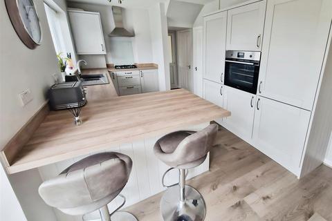 14 Cheetham Drive, Maltby, Rotherham, S66 8JS