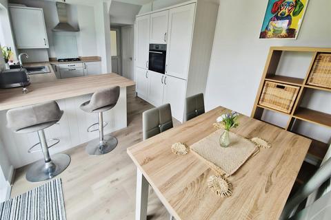 14 Cheetham Drive, Maltby, Rotherham, S66 8JS