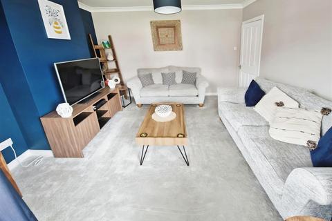 14 Cheetham Drive, Maltby, Rotherham, S66 8JS