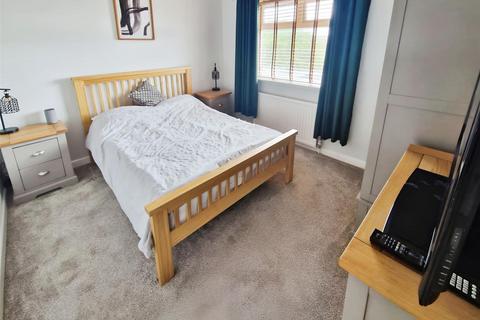 14 Cheetham Drive, Maltby, Rotherham, S66 8JS