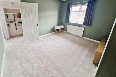 14 Cheetham Drive, Maltby, Rotherham, S66 8JS