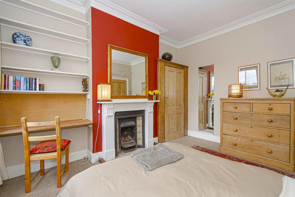 Guest Bedroom e.jpg