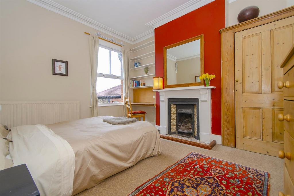 Guest Bedroom a.jpg