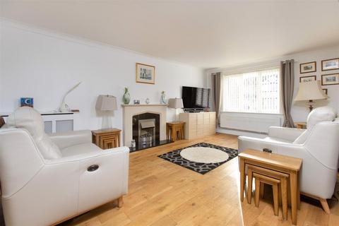 4 Shrewton Close, Trowbridge, BA14 0XS