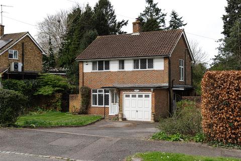 3 bedroom detached house for sale, Blackstone Hill, Redhill