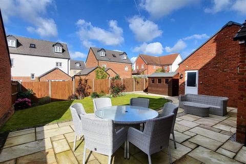 5 bedroom detached house for sale, Dray Gardens, Buntingford