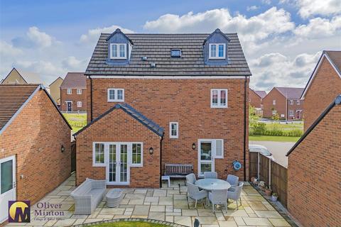 5 bedroom detached house for sale, Dray Gardens, Buntingford