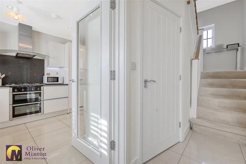 73 Dray Gardens, Buntingford, SG9 9GG