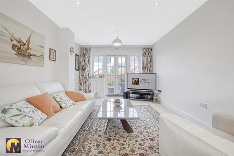 73 Dray Gardens, Buntingford, SG9 9GG
