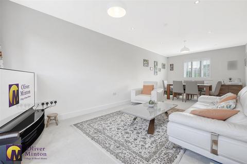 73 Dray Gardens, Buntingford, SG9 9GG
