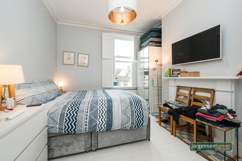 3 bedroom flat for sale, Fantastic Three Bed Masionette, W9 3JS