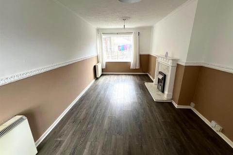 2 bedroom semi-detached house to rent, Keswick Drive, Castleford