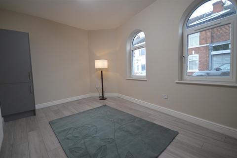 1 bedroom apartment to rent, Beancroft Road, Castleford