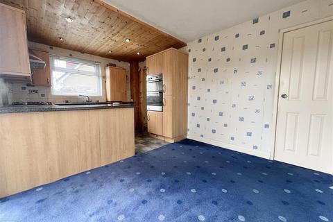 26 Alpine Rise, Thornton, Bradford, BD13 3NA