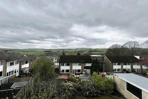 26 Alpine Rise, Thornton, Bradford, BD13 3NA