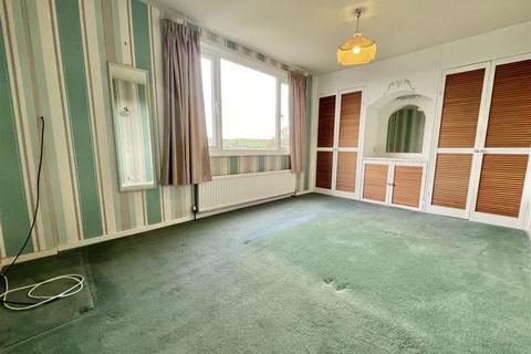 26 Alpine Rise, Thornton, Bradford, BD13 3NA