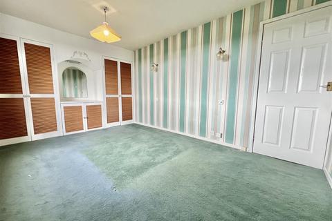 26 Alpine Rise, Thornton, Bradford, BD13 3NA