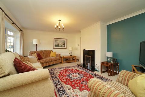 9 Apple Garth, Easingwold, York, YO61 3LZ