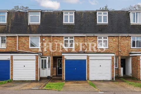 3 bedroom townhouse for sale, Church Road, Harold Wood, Romford