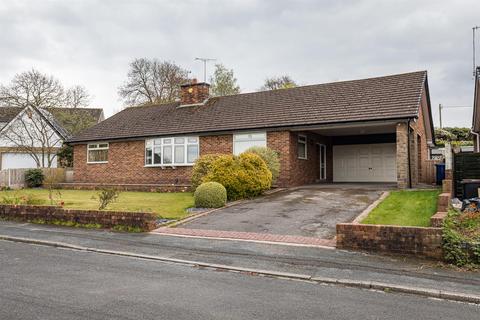 3 bedroom detached bungalow to rent, Sedbergh Close, Newcastle Under Lyme ST5