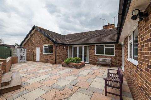 3 bedroom detached bungalow to rent, Sedbergh Close, Newcastle Under Lyme ST5