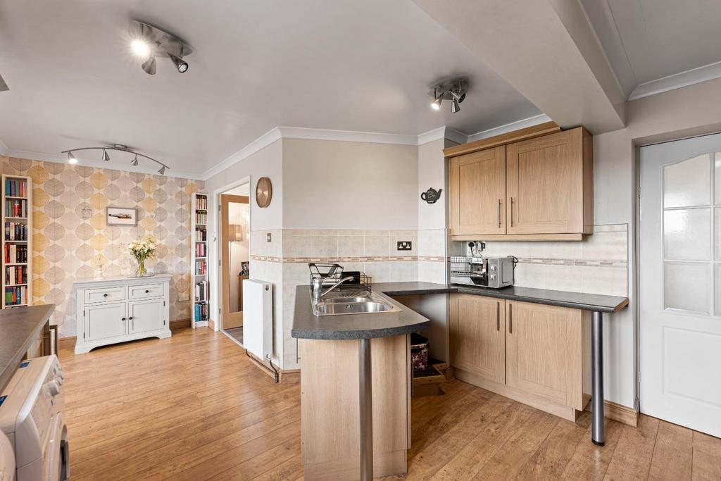 KITCHEN 04.jpg