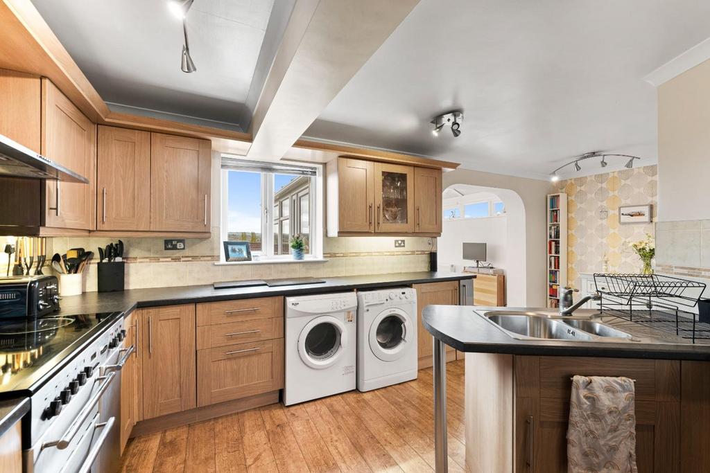 KITCHEN 06.jpg