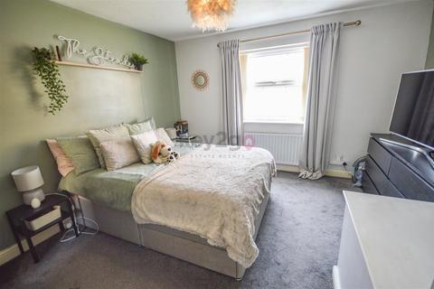 71 Bright Meadow, Halfway, Sheffield, S20 4SY