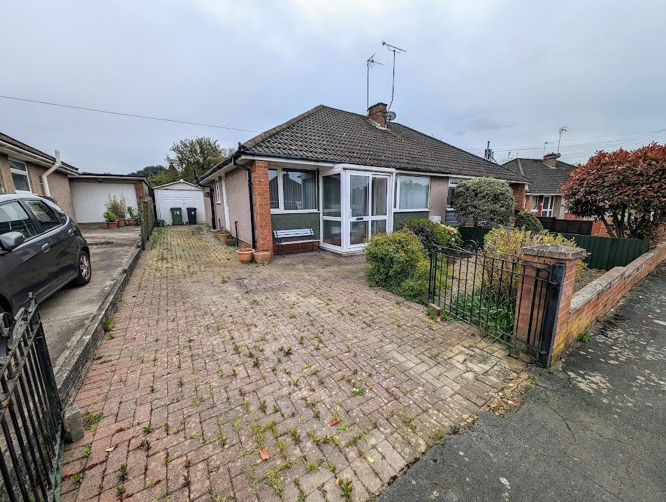 St. Annes Drive, Coalpit Heath, Bristol 2 bed semidetached bungalow