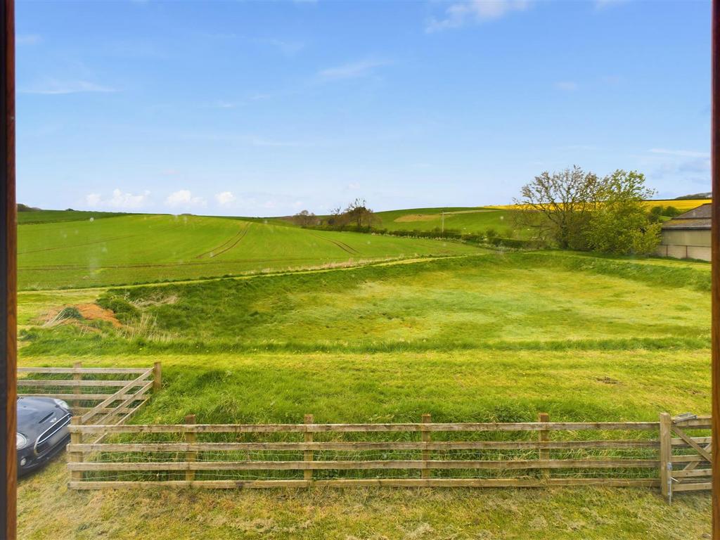 Dale View, 4 Waddale End, Weaverthorpe, Malton 6 bed detached house for