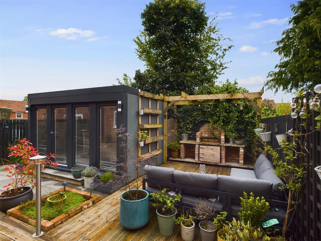 Garden studio