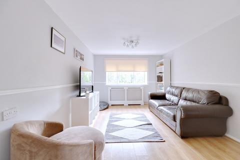 1 bedroom maisonette for sale, Darenth Lane, South Ockendon RM15