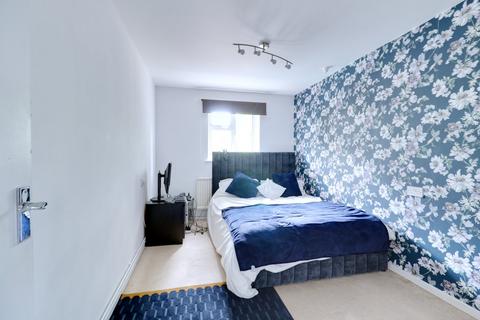 20 Darenth Lane, South Ockendon, RM15 5JA