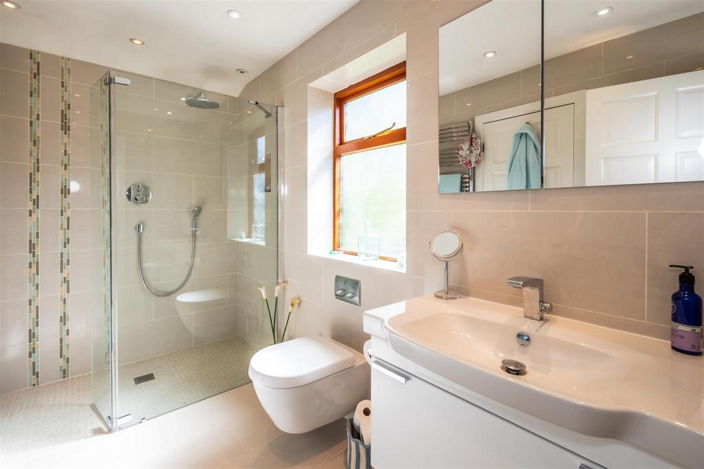 Bed 2 En Suite