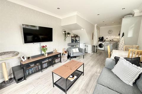 2 bedroom end of terrace house for sale, Westport Gardens, Poole BH15