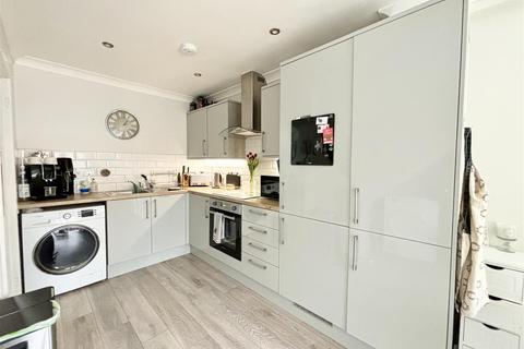 2 bedroom end of terrace house for sale, Westport Gardens, Poole BH15