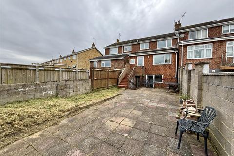 28 Douglas Close, Upton, Poole, BH16 5HE