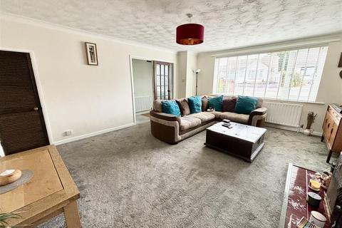28 Douglas Close, Upton, Poole, BH16 5HE