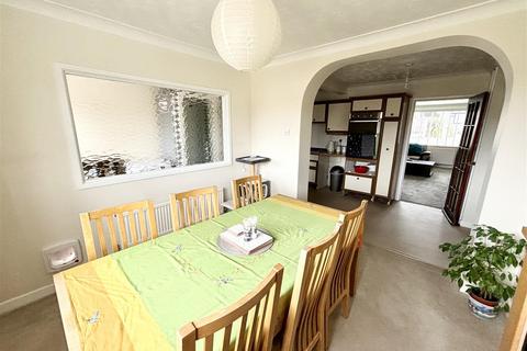 28 Douglas Close, Upton, Poole, BH16 5HE